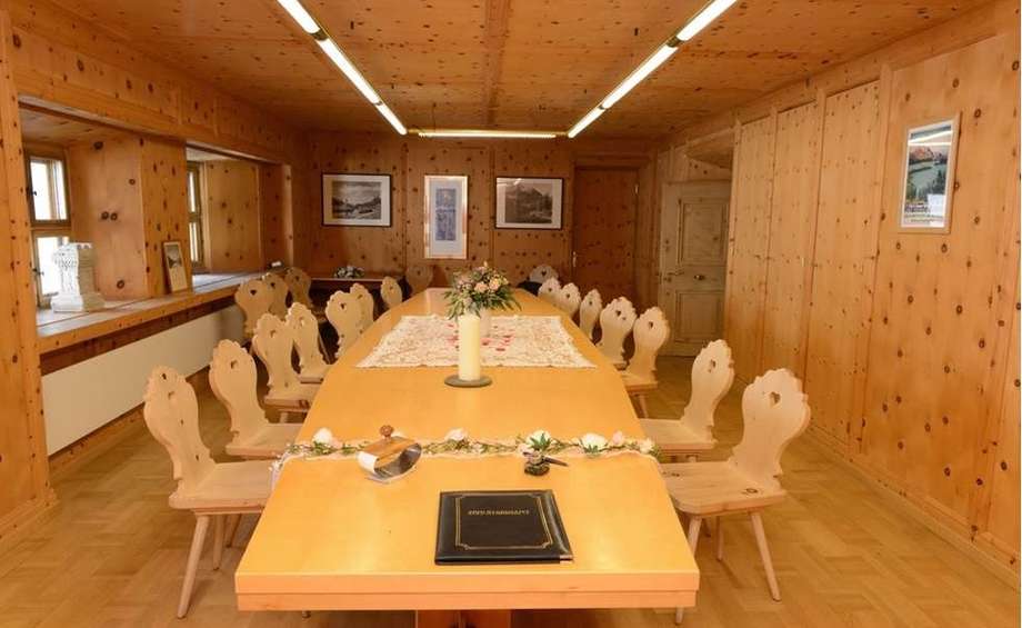 Celerina/Schlarigna – Arvenzimmer im Gemeindehaus, Graubünden